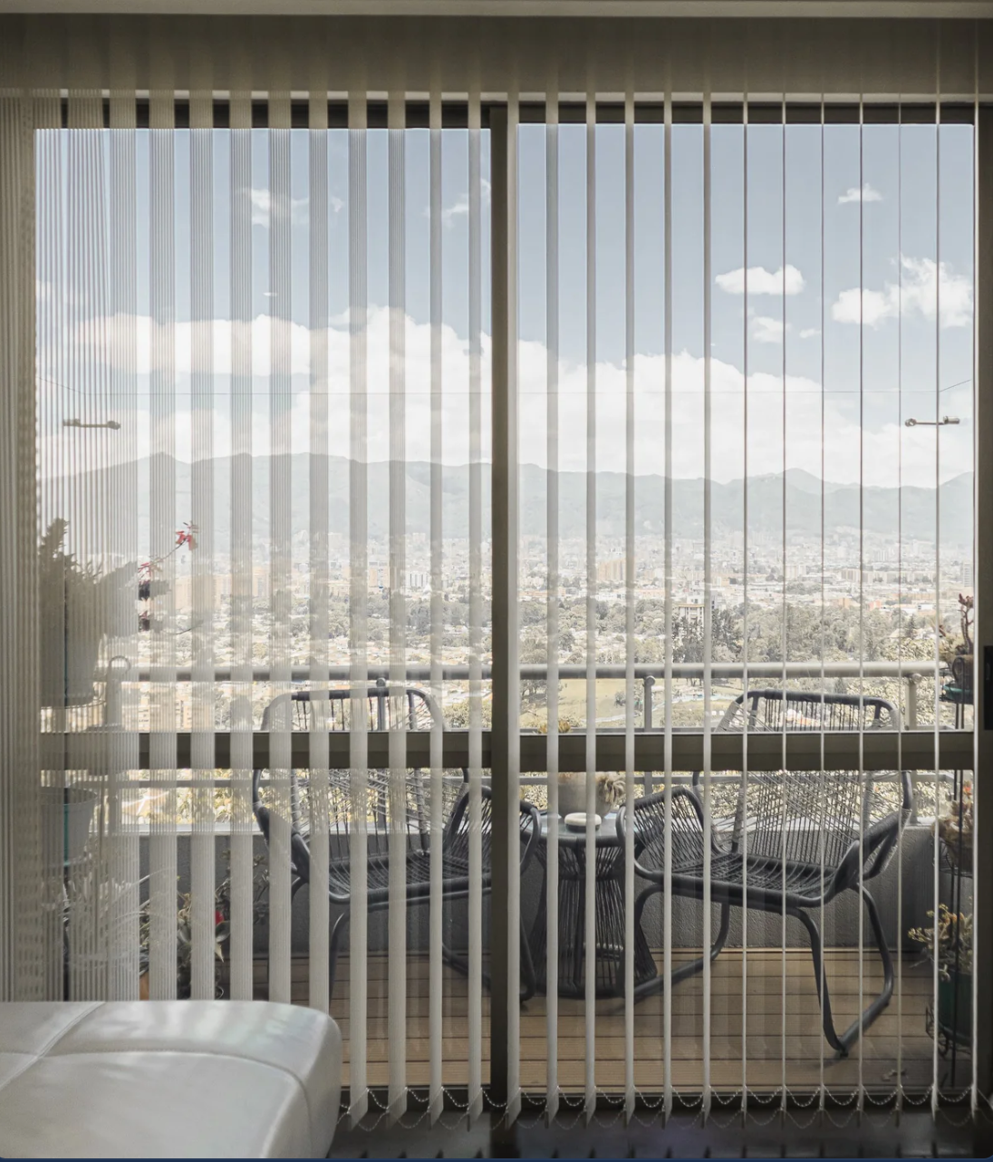 VERTICALES SCREEN BEACH